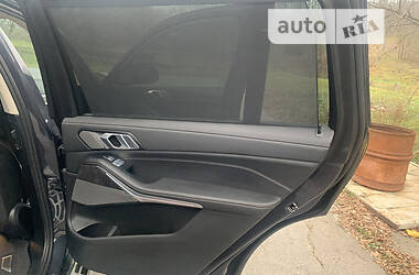 Позашляховик / Кросовер BMW X7 2020 в 