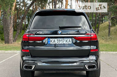 Позашляховик / Кросовер BMW X7 2020 в 