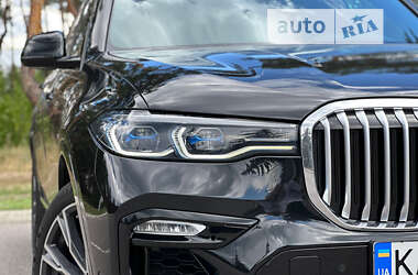 Позашляховик / Кросовер BMW X7 2020 в 
