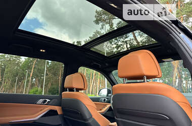 Позашляховик / Кросовер BMW X7 2020 в 