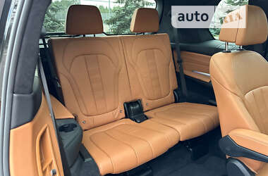 Позашляховик / Кросовер BMW X7 2020 в 