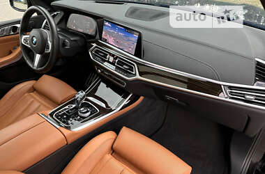 Позашляховик / Кросовер BMW X7 2020 в 