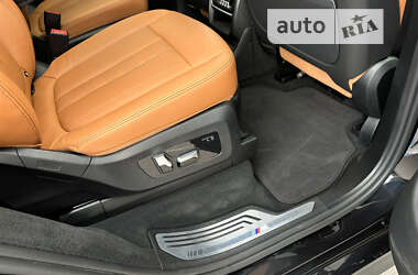 Позашляховик / Кросовер BMW X7 2020 в 