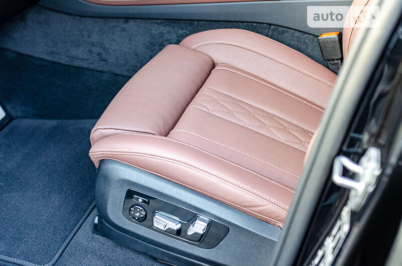 Позашляховик / Кросовер BMW X7 2023 в Києві