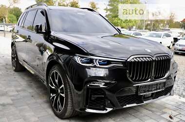 Позашляховик / Кросовер BMW X7 2022 в 