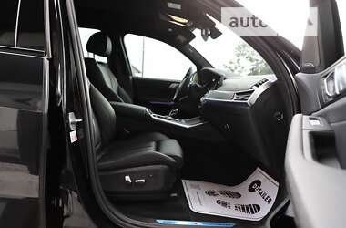 Позашляховик / Кросовер BMW X7 2022 в 