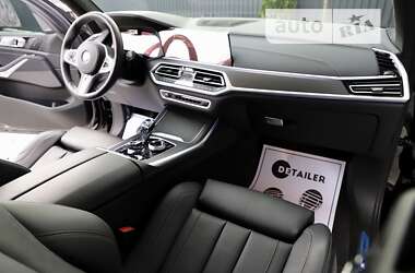 Позашляховик / Кросовер BMW X7 2022 в 