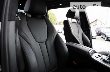 Позашляховик / Кросовер BMW X7 2022 в 