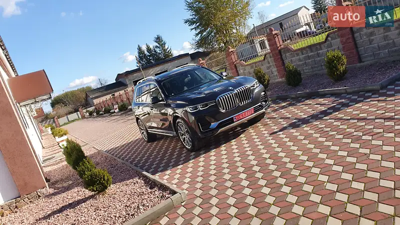 BMW X7 2021