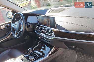 Позашляховик / Кросовер BMW X7 2021 в 