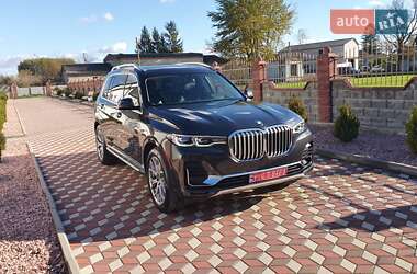 Позашляховик / Кросовер BMW X7 2021 в 