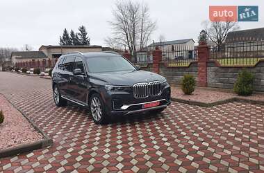 Позашляховик / Кросовер BMW X7 2021 в 