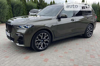 Позашляховик / Кросовер BMW X7 2022 в 
