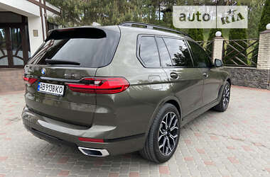 Позашляховик / Кросовер BMW X7 2022 в 