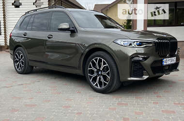Позашляховик / Кросовер BMW X7 2022 в 