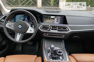 Позашляховик / Кросовер BMW X7 2022 в 