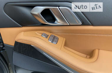 Позашляховик / Кросовер BMW X7 2022 в 
