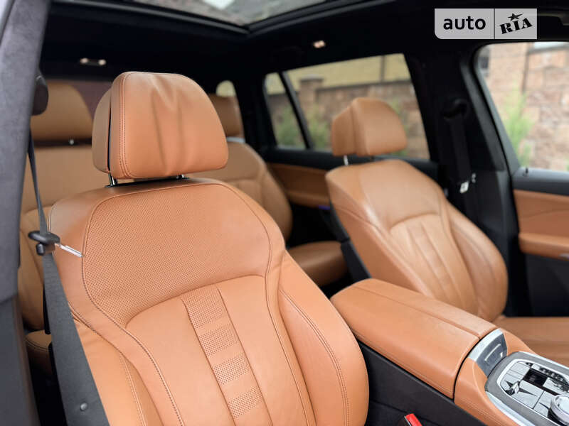 Внедорожник / Кроссовер BMW X7 2021 в Ровно