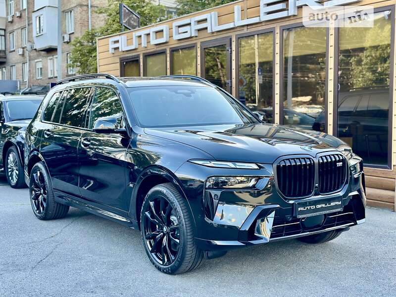 Позашляховик / Кросовер BMW X7 2024 в 