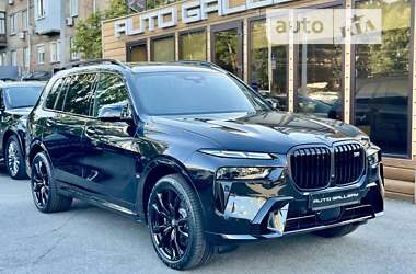 Позашляховик / Кросовер BMW X7 2024 в 