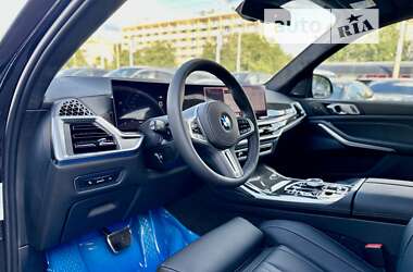 Позашляховик / Кросовер BMW X7 2024 в 
