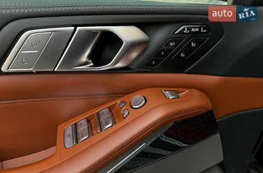 Внедорожник / Кроссовер BMW X7 2021 в 