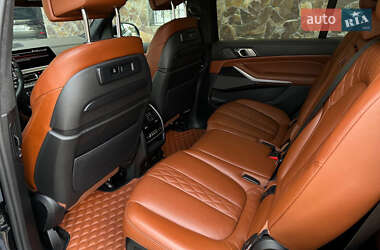 Внедорожник / Кроссовер BMW X7 2021 в 