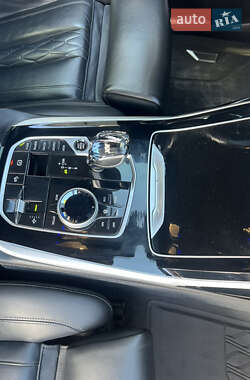 Позашляховик / Кросовер BMW X7 2019 в 