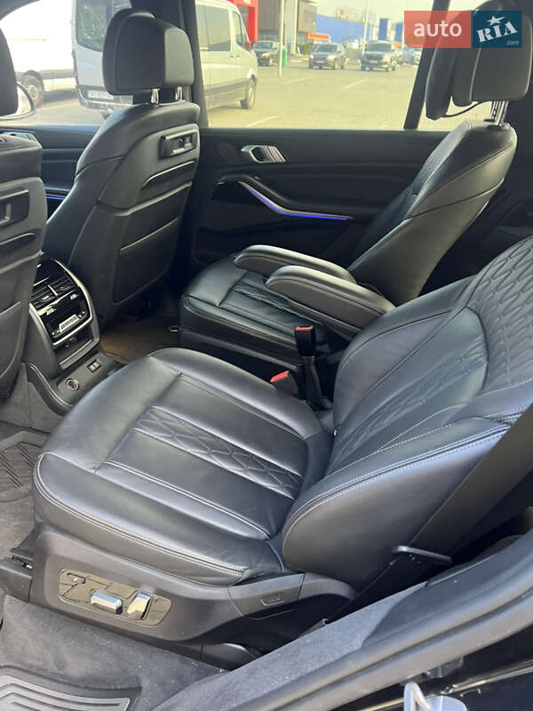 Внедорожник / Кроссовер BMW X7 2019 в Ужгороде