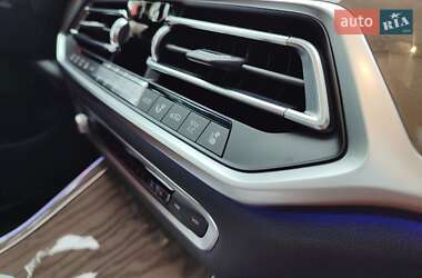 Позашляховик / Кросовер BMW X7 2019 в 