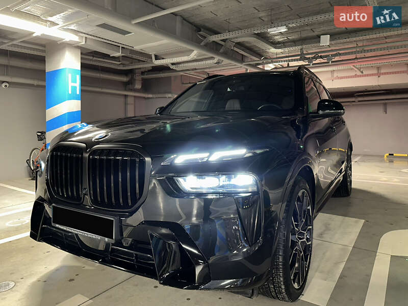 Внедорожник / Кроссовер BMW X7 2023 в 
