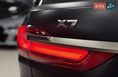 Внедорожник / Кроссовер BMW X7 2022 в 