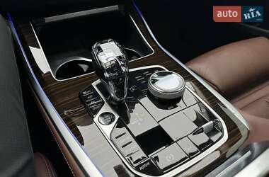 Позашляховик / Кросовер BMW X7 2020 в 