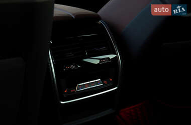 Внедорожник / Кроссовер BMW X7 2023 в 