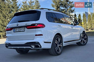 Позашляховик / Кросовер BMW X7 2020 в 