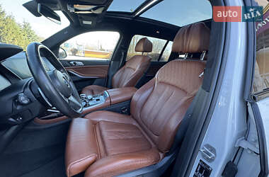 Позашляховик / Кросовер BMW X7 2020 в 