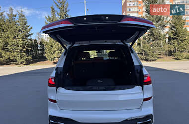 Позашляховик / Кросовер BMW X7 2020 в 