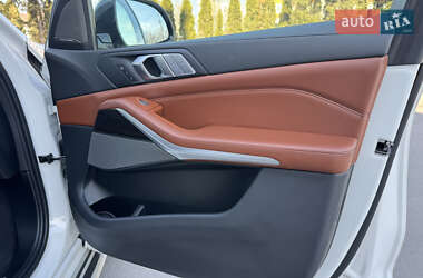 Позашляховик / Кросовер BMW X7 2020 в 