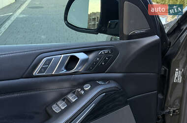Позашляховик / Кросовер BMW X7 2020 в 