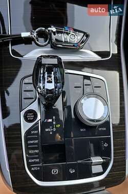 Внедорожник / Кроссовер BMW X7 2021 в 