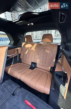 Внедорожник / Кроссовер BMW X7 2021 в 