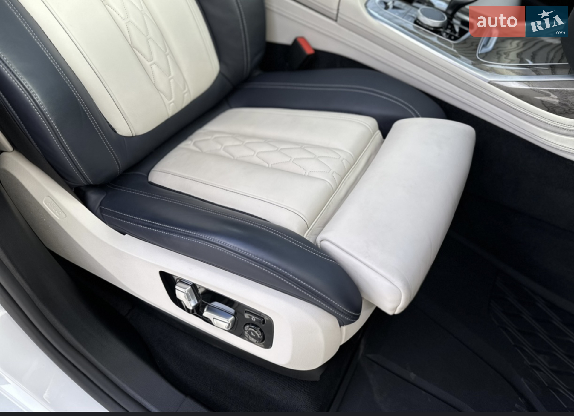 2020 BMW X7 - мініатюра 3