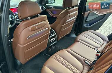 Позашляховик / Кросовер BMW X7 2024 в 