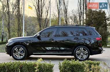 Внедорожник / Кроссовер BMW X7 2021 в 