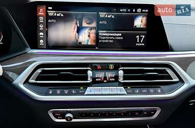 Внедорожник / Кроссовер BMW X7 2021 в 