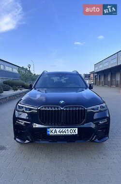 Позашляховик / Кросовер BMW X7 2021 в 