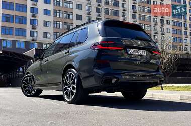Позашляховик / Кросовер BMW X7 2024 в 