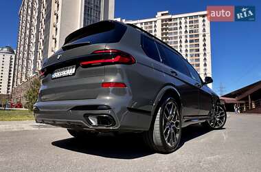 Позашляховик / Кросовер BMW X7 2024 в 