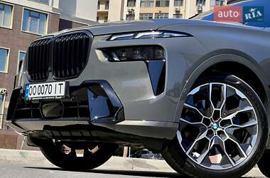 Позашляховик / Кросовер BMW X7 2024 в 
