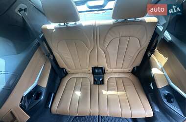 Позашляховик / Кросовер BMW X7 2022 в 